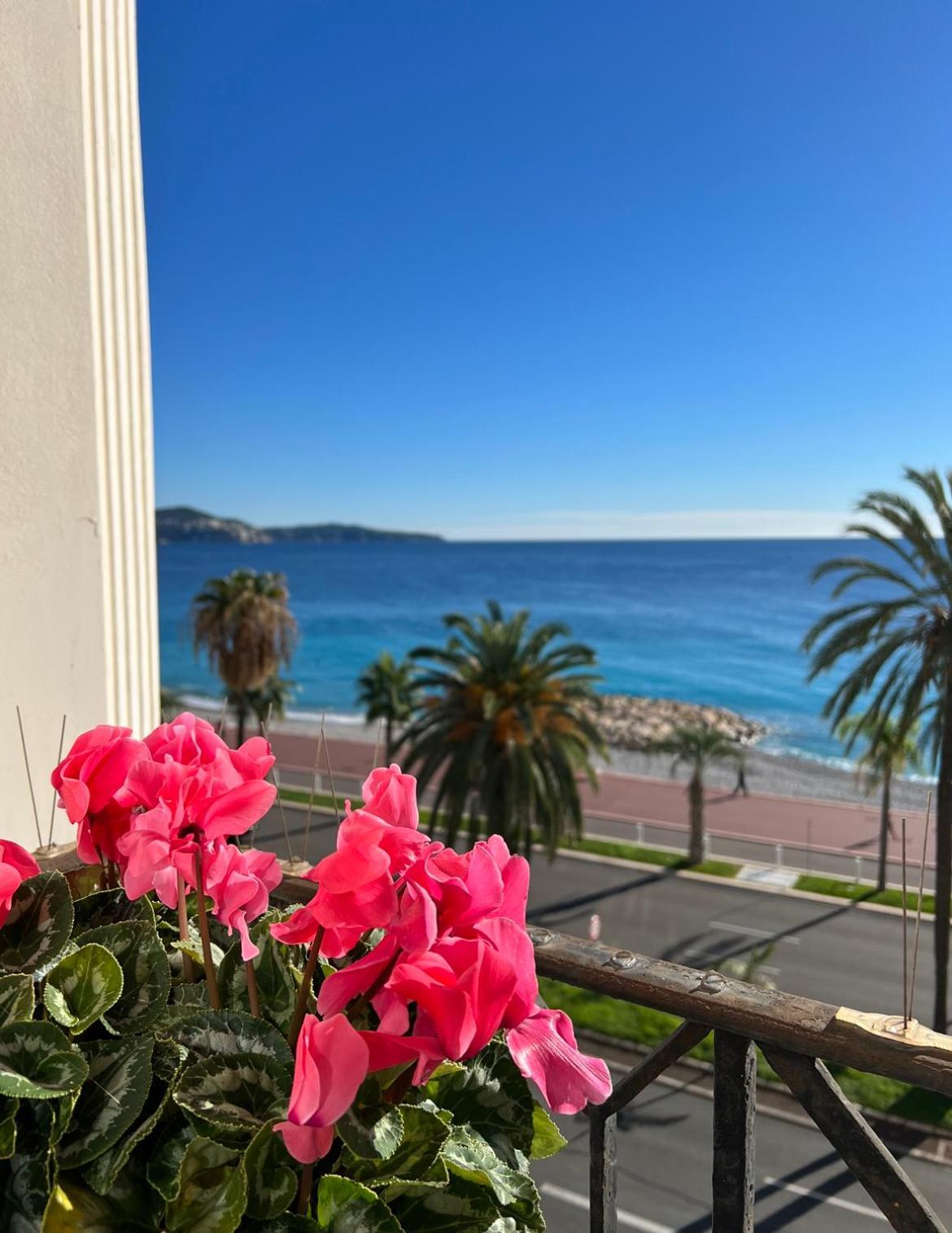 Luxury With Sea View On The First Line Promenade Des *